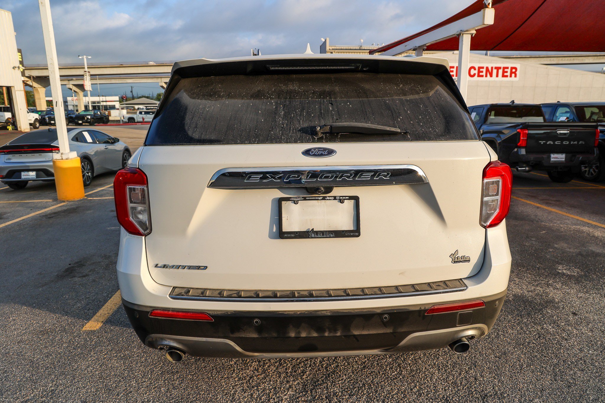 Used 2020 Ford Explorer Limited RWD image 8