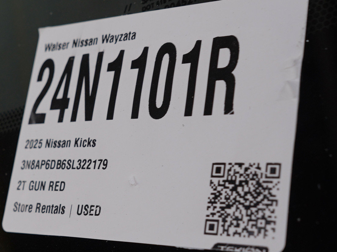 Used 2025 Nissan Kicks SR AWD/4WD image 31
