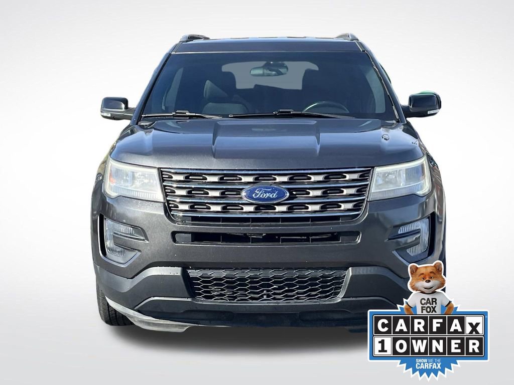 Used 2017 Ford Explorer XLT image 9