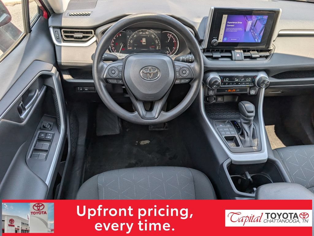 Used 2025 Toyota RAV4 XLE AWD/4WD image 8