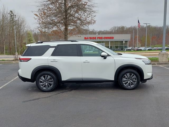 Used 2024 Nissan Pathfinder SV FWD image 13