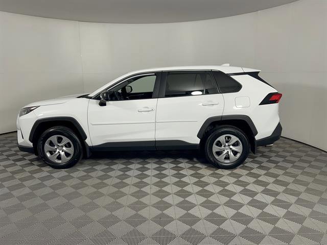 Certified 2022 Toyota RAV4 LE image 4