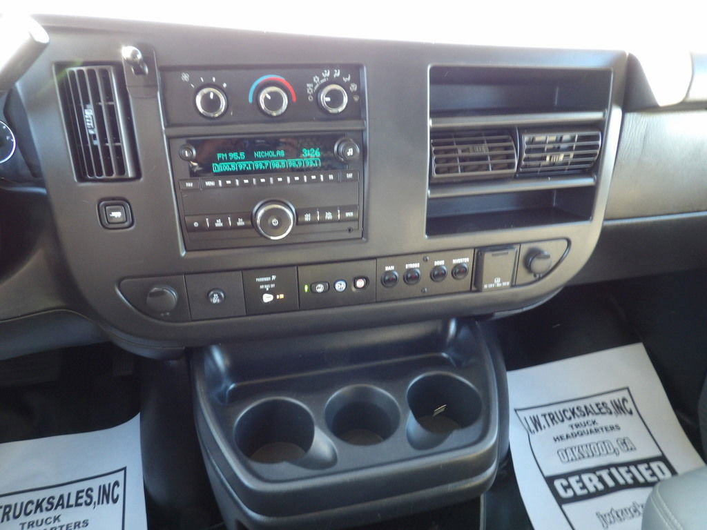 Used 2017 Chevrolet Express 2500 image 22