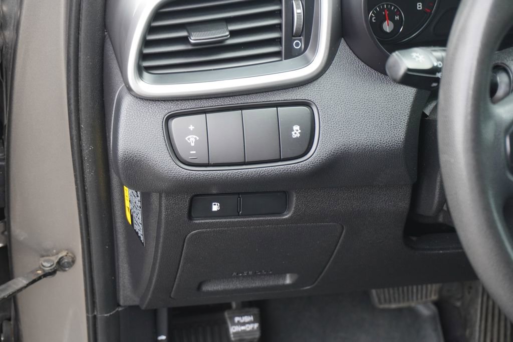 Used 2016 Kia Sorento L image 17
