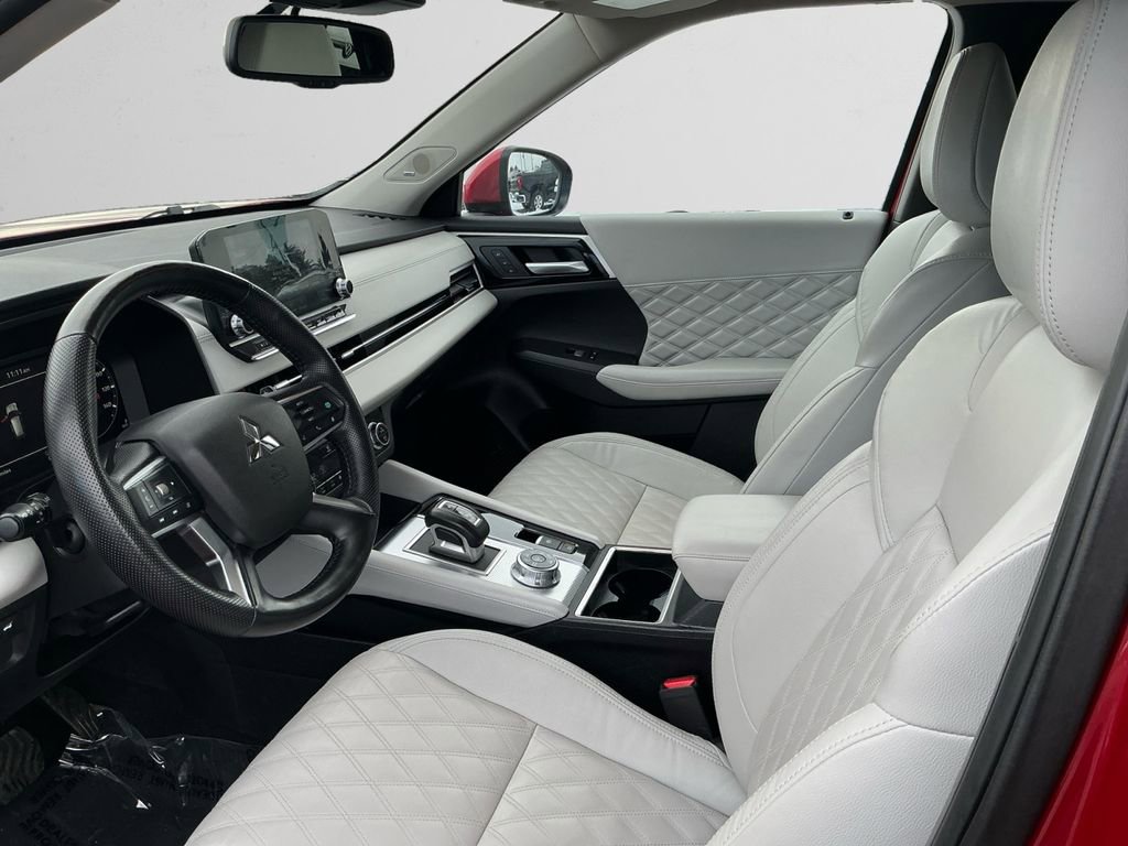Used 2024 Mitsubishi Outlander SEL image 9