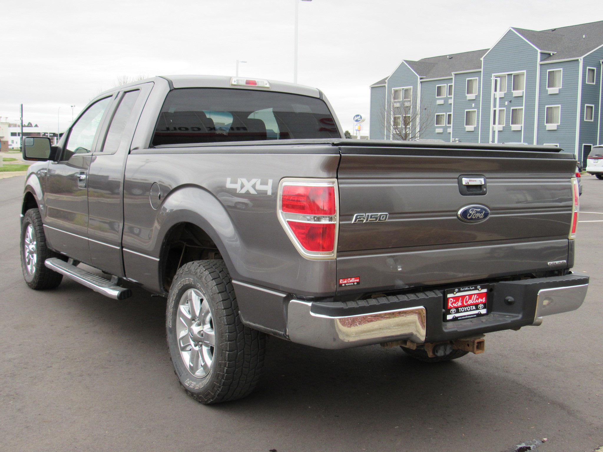 Used 2014 Ford F150 XLT w/ XLT Chrome Package image 8