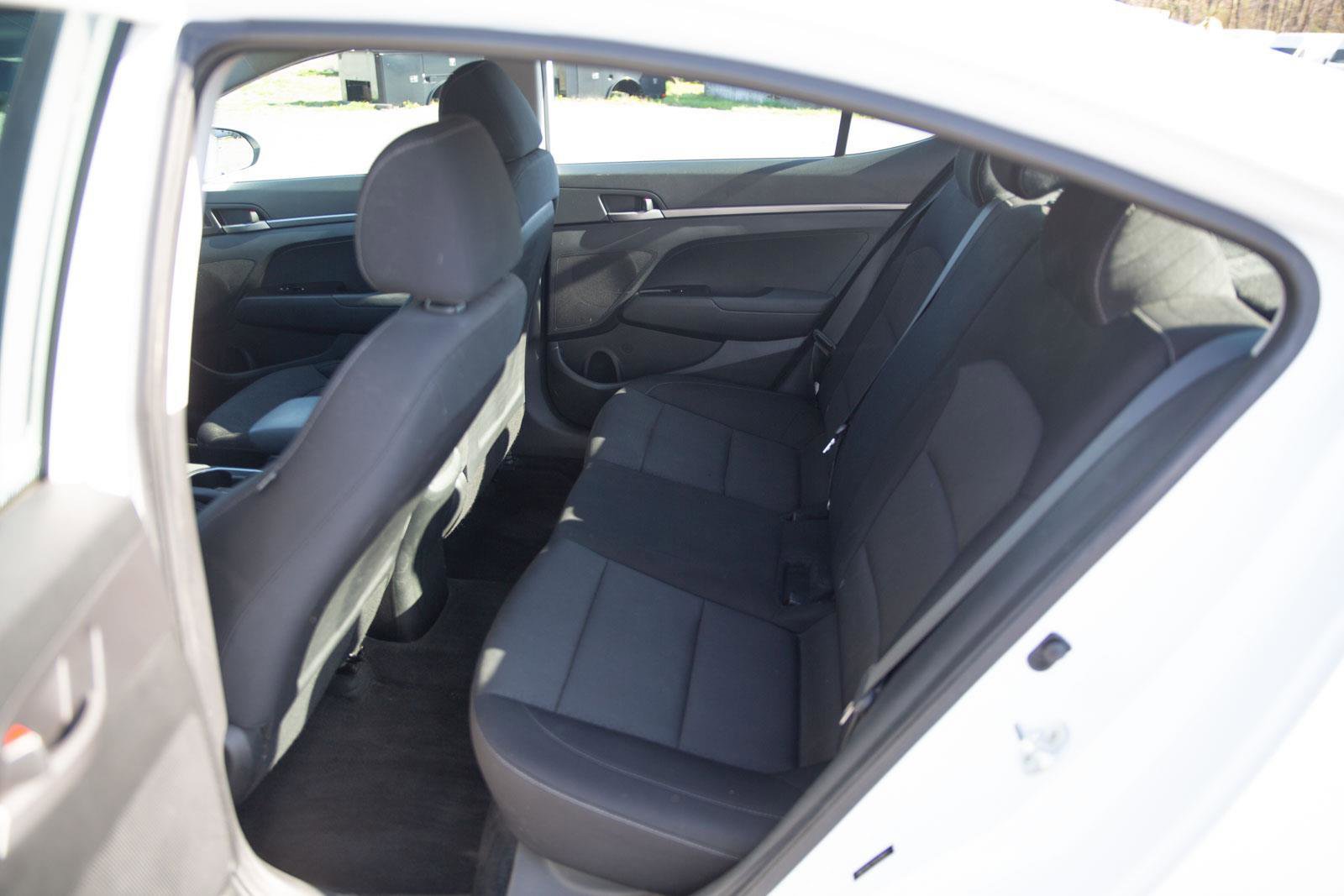 Used 2018 Hyundai Elantra SE image 18
