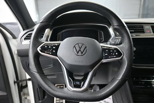 Used 2024 Volkswagen Tiguan SEL R-Line AWD/4WD image 23