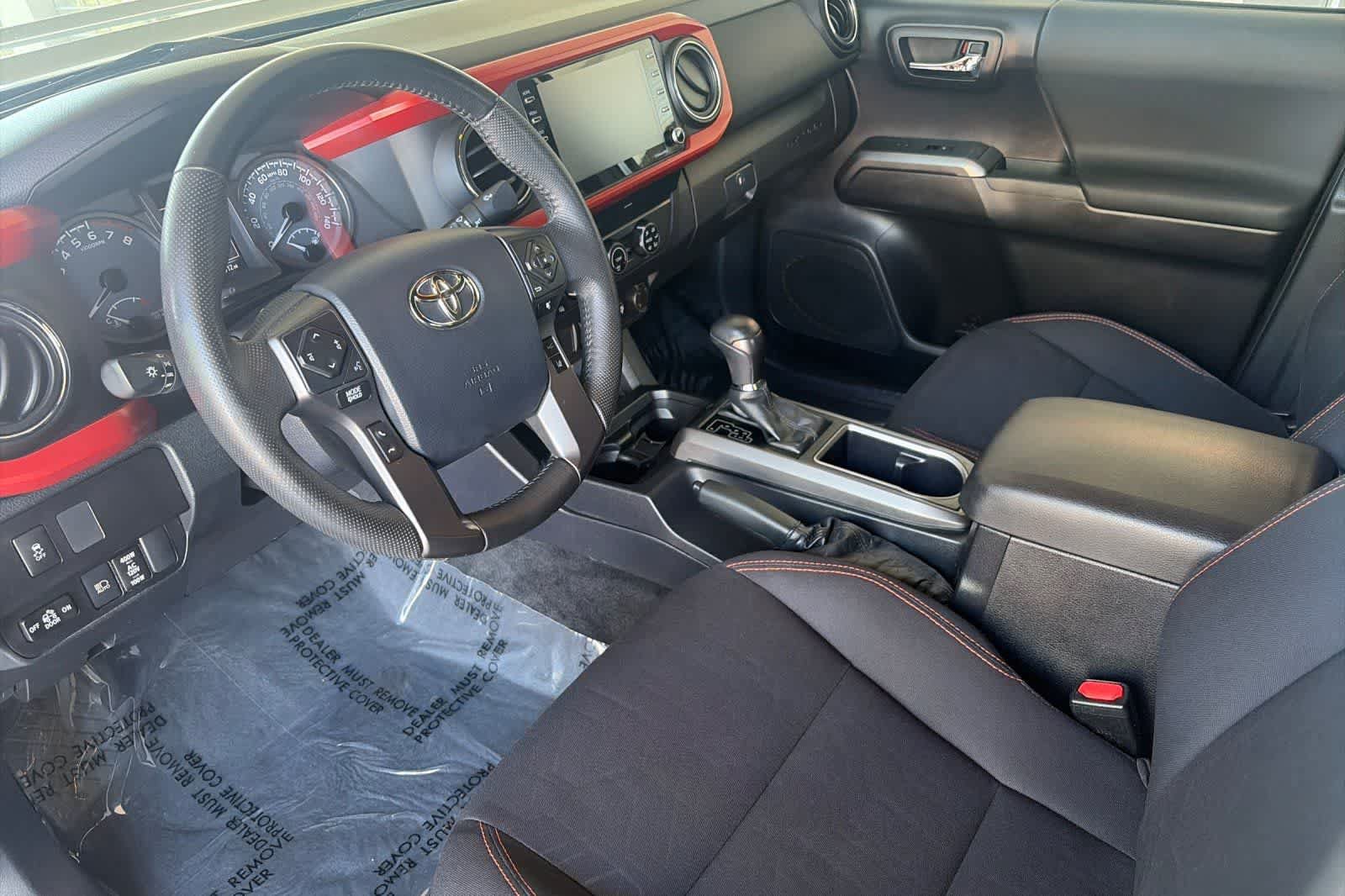 Used 2020 Toyota Tacoma TRD Sport AWD/4WD image 11