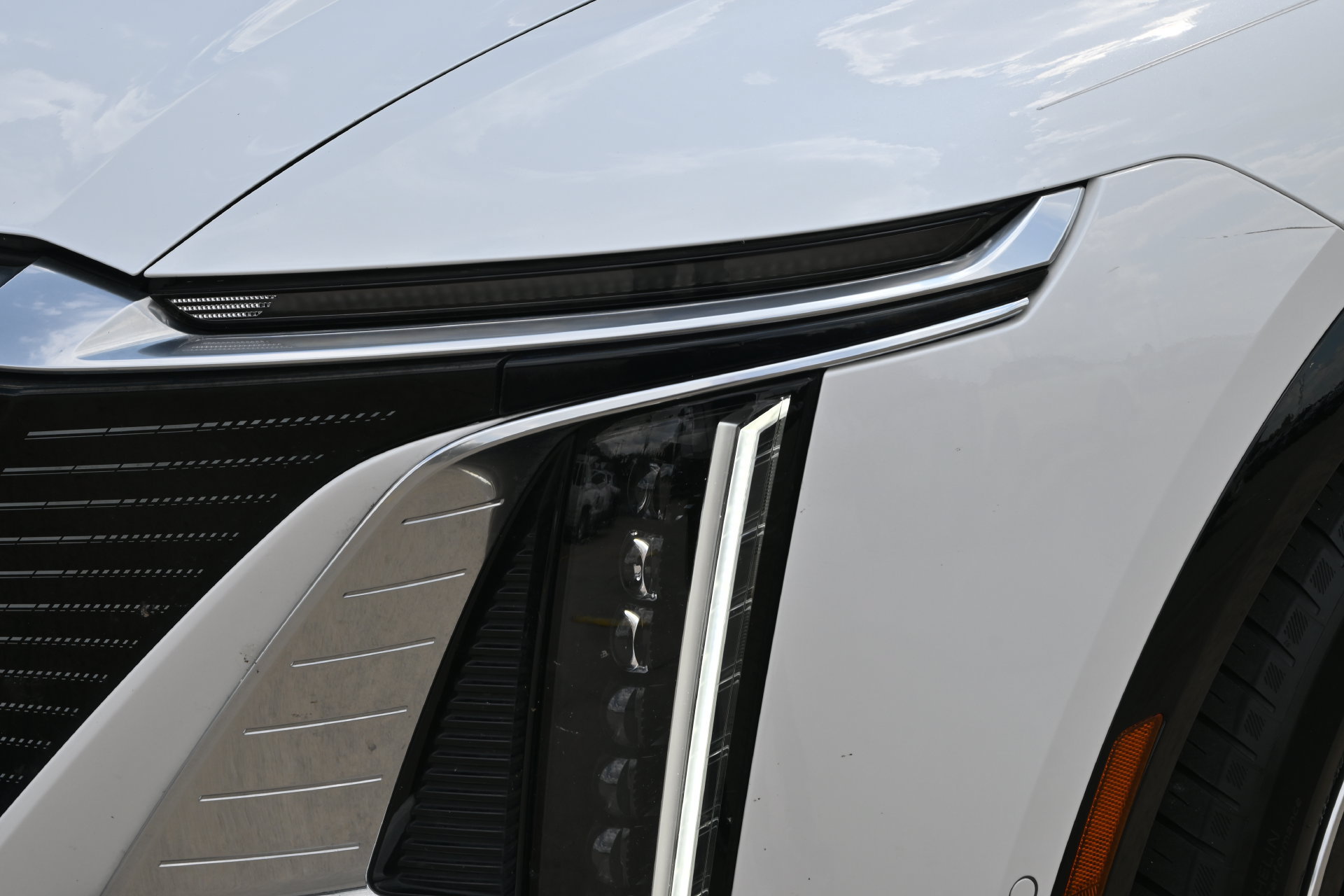 Certified 2024 Cadillac Lyriq Luxury w/ LPO, Floor Liner Package AWD/4WD image 26