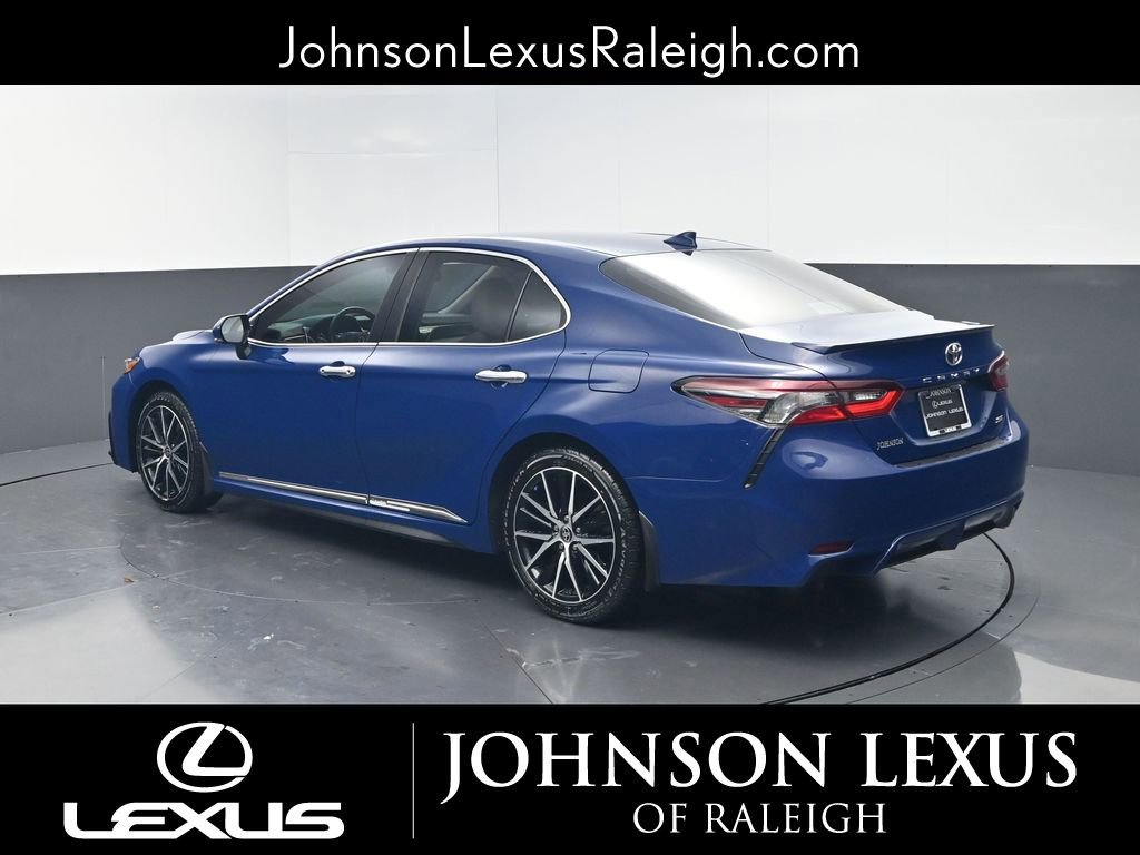 Used 2023 Toyota Camry SE w/ Cold Weather Package image 7