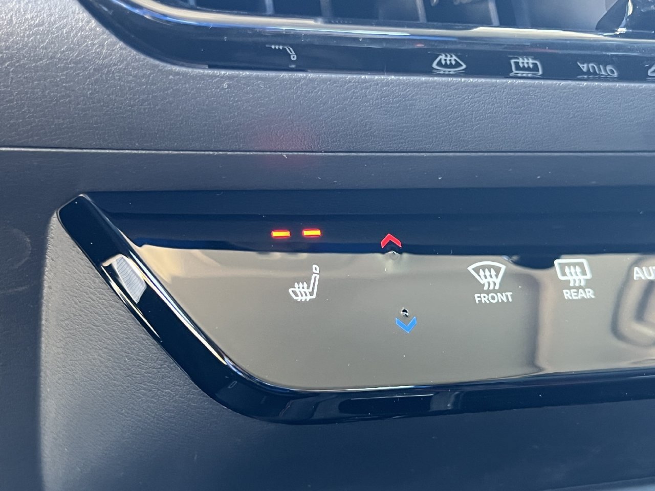 New 2027 Nissan Kicks SR AWD/4WD image 11