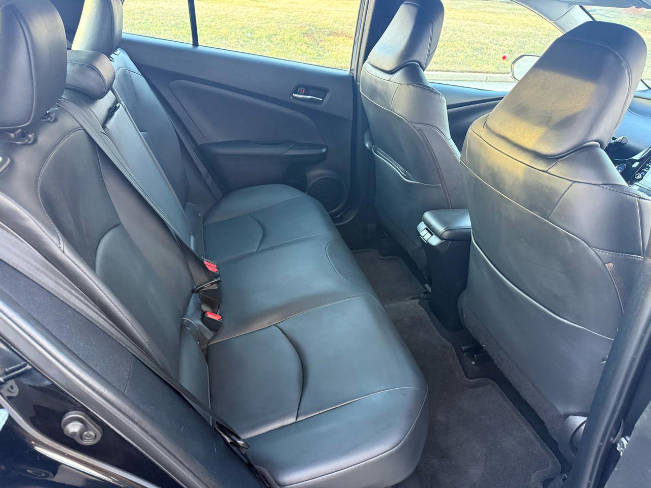 Used 2021 Toyota Prius XLE image 24