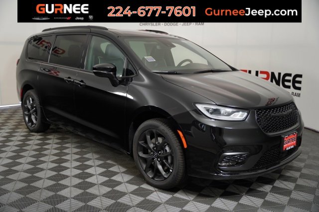 New 2026 Chrysler Pacifica Limited w/ S Appearance Package image 1