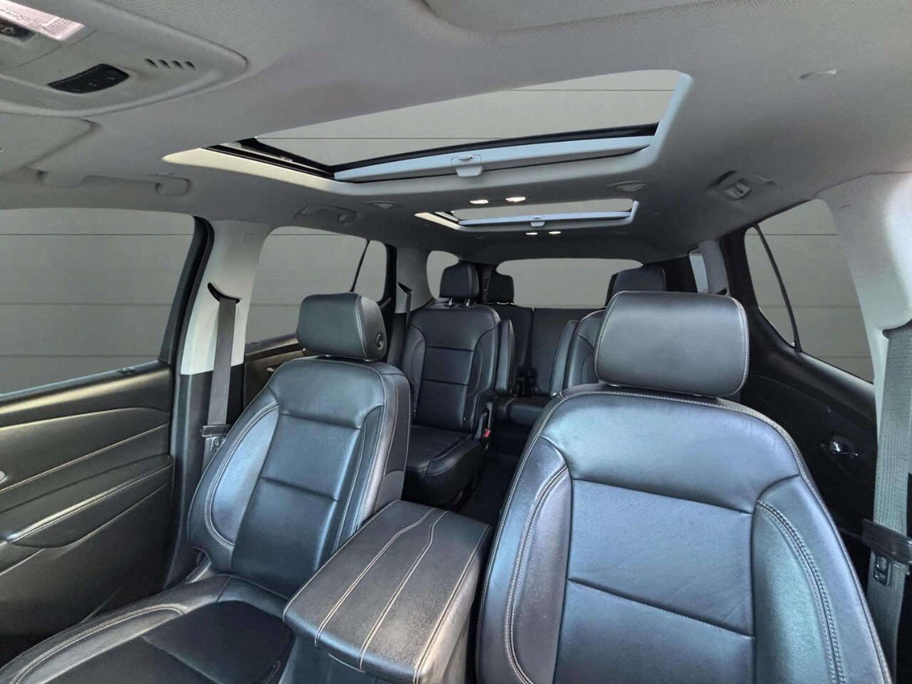 Used 2019 Chevrolet Traverse LT w/ LT Premium Package image 12