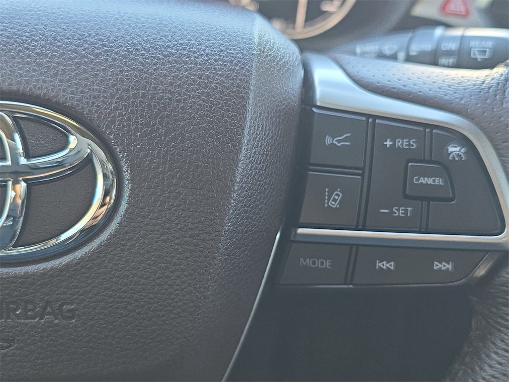Used 2022 Toyota Sienna Platinum image 23