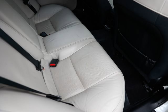 Used 2011 Lexus IS 350 4dr Sedan RWD image 17