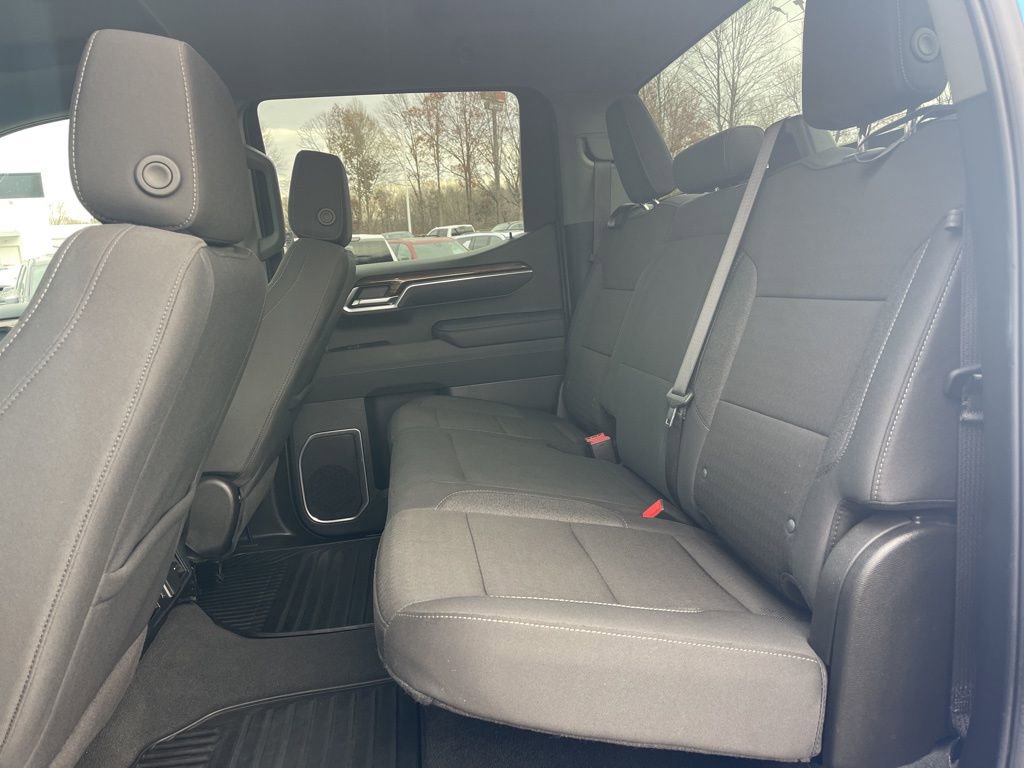 Used 2025 Chevrolet Silverado 1500 LT image 14