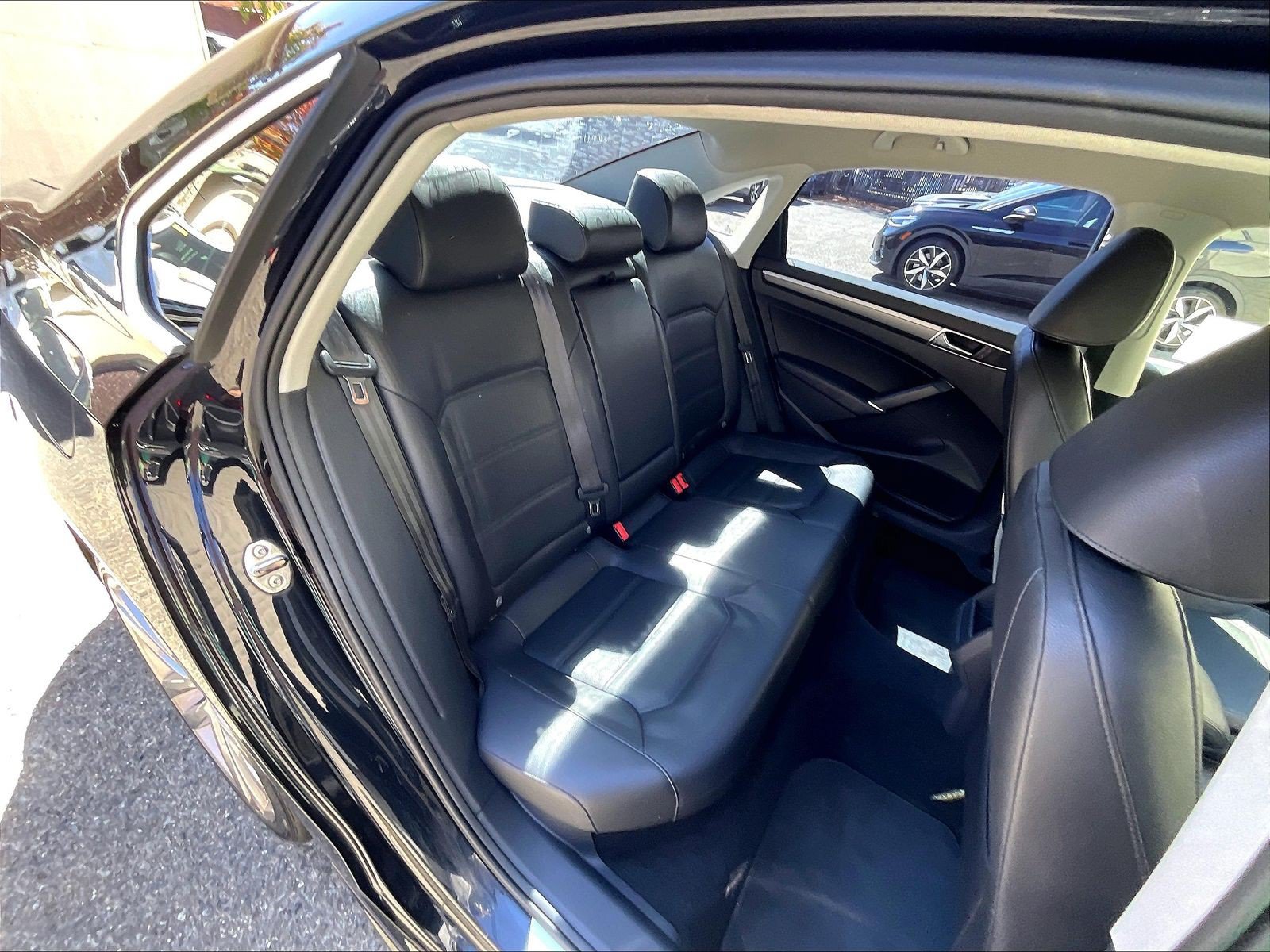 Used 2017 Volkswagen Passat 1.8T R-Line FWD image 26