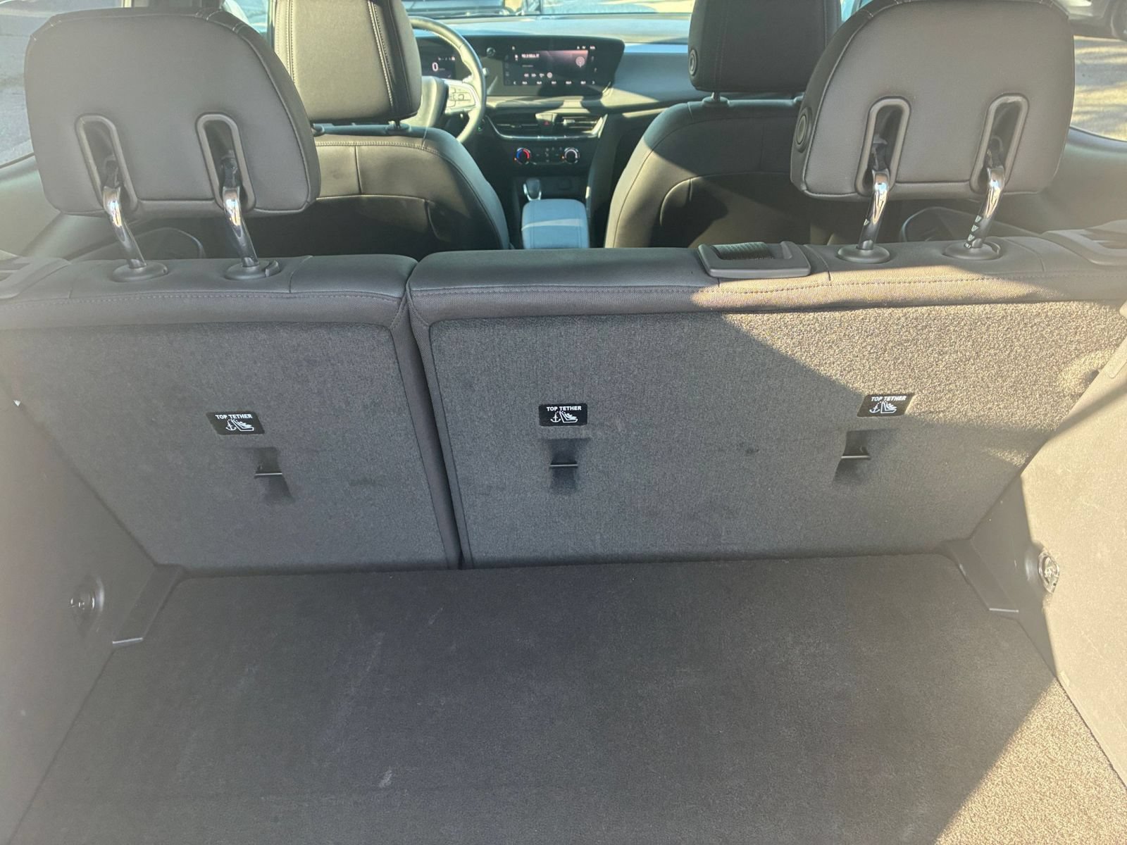 Used 2025 Buick Encore GX Preferred AWD/4WD image 25