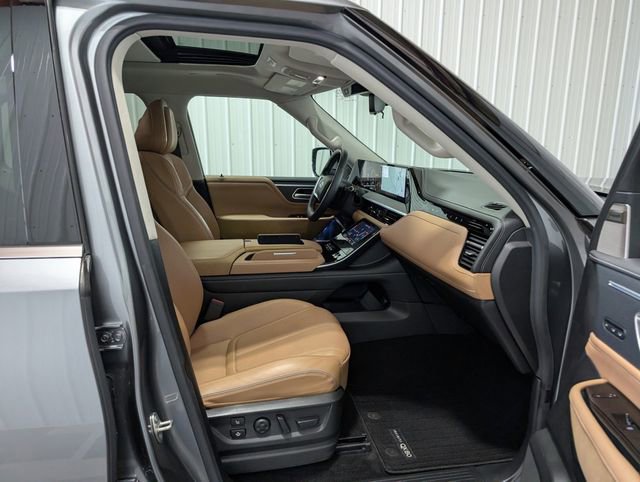 Used 2025 INFINITI QX80 Sensory image 32