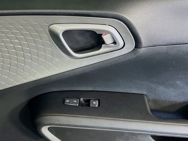Used 2021 Kia Soul LX FWD image 32