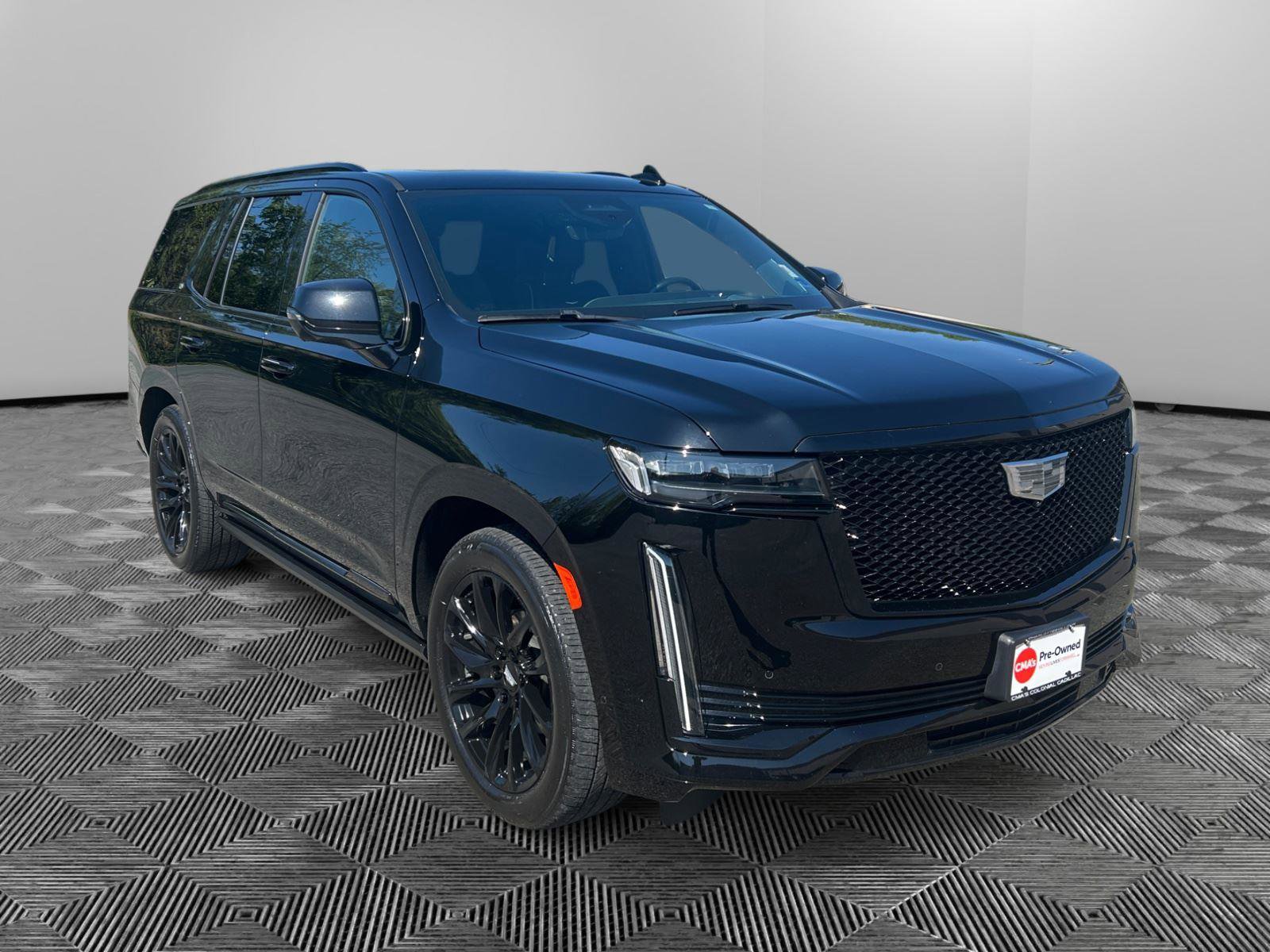 Used 2023 Cadillac Escalade Sport Platinum w/ LPO, ONYX Package image 7