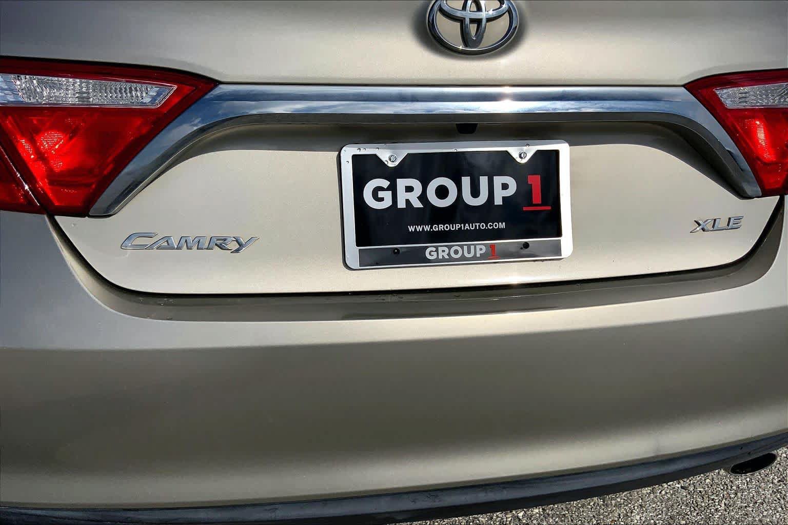 Used 2017 Toyota Camry XLE w/ Moonroof Package FWD image 10