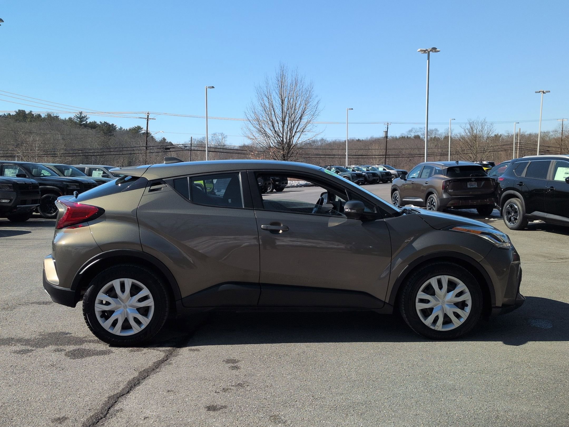 Used 2021 Toyota C-HR LE image 4