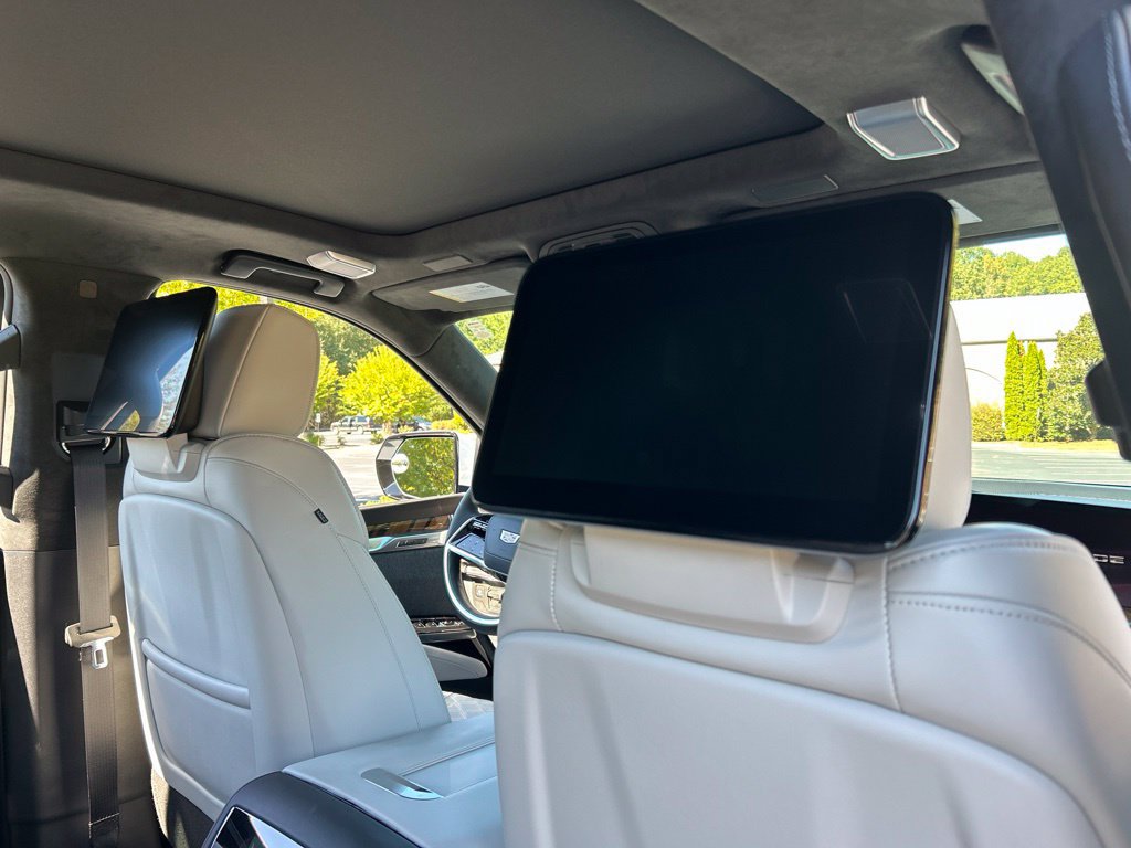 Used 2026 Cadillac Escalade ESV Platinum Luxury w/ LPO, Floor Liner Package AWD/4WD image 50