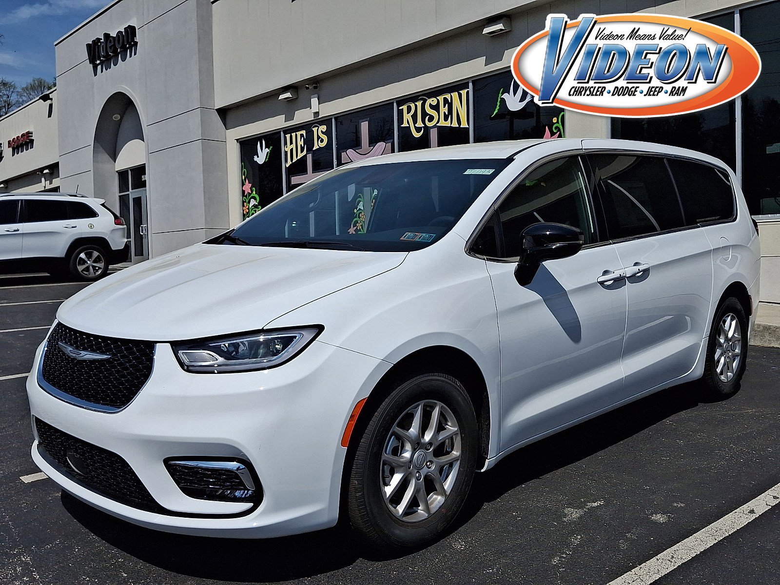 New 2026 Chrysler Pacifica Select