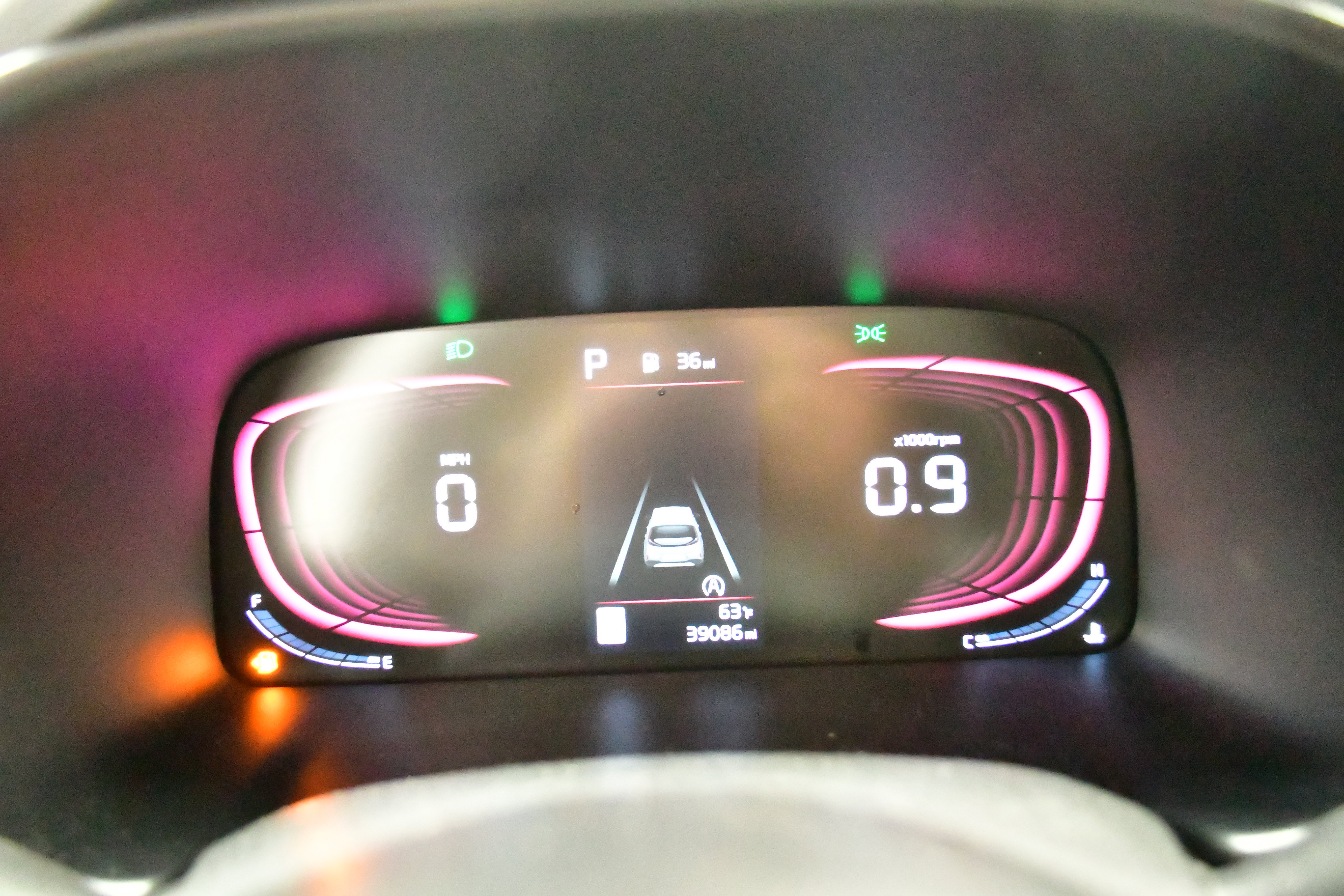 Used 2025 Kia Soul LX w/ LX Technology Package FWD image 17