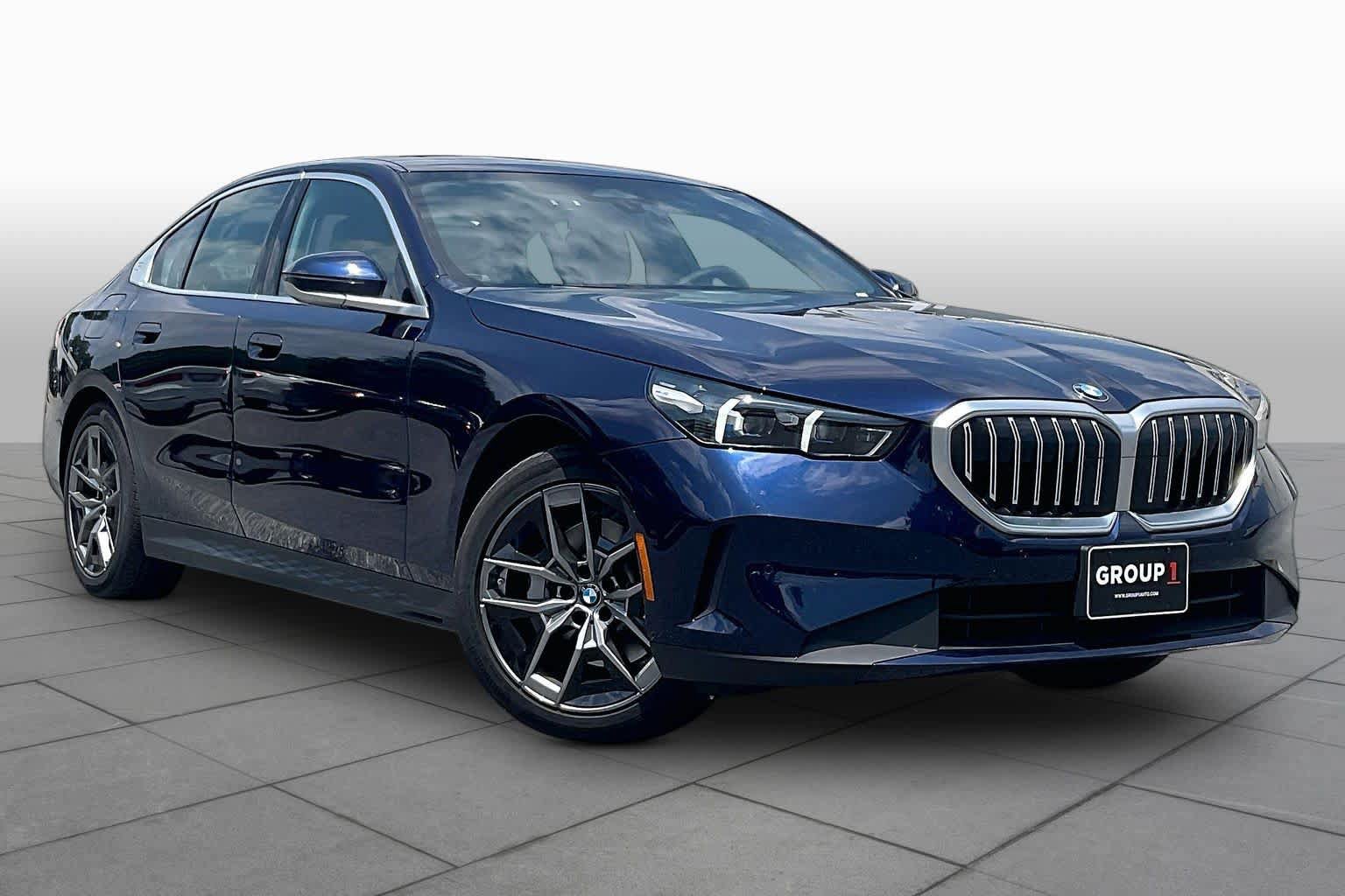 Used 2026 BMW 530i xDrive AWD/4WD image 2
