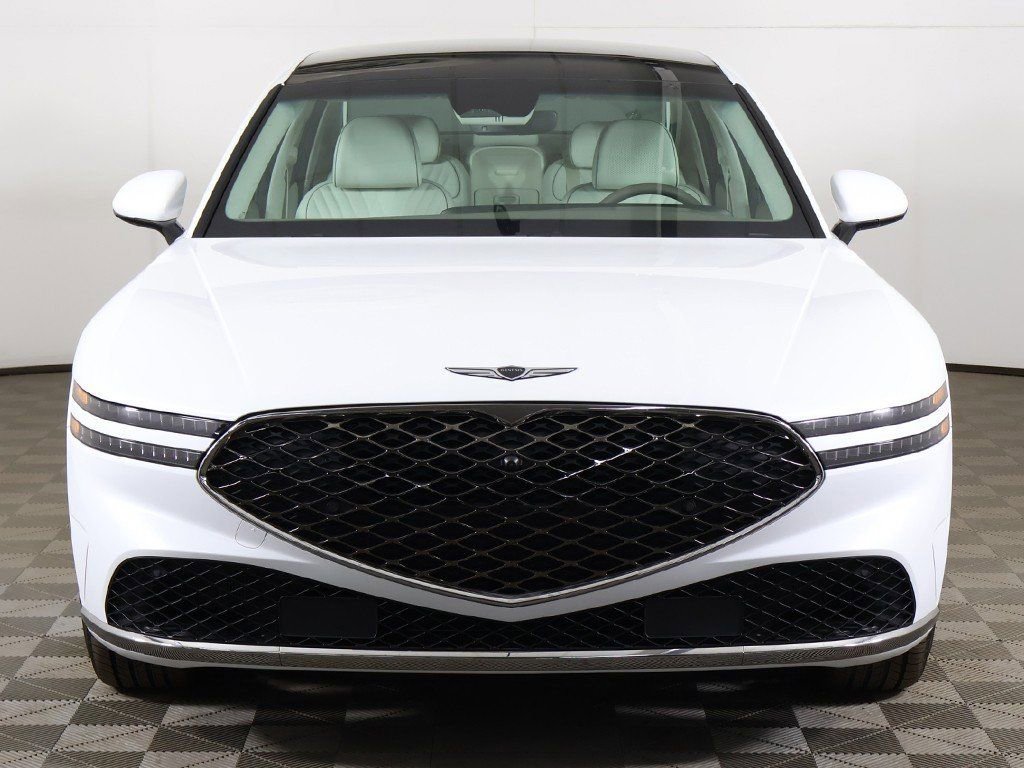 Used 2025 Genesis G90 3.5T image 18