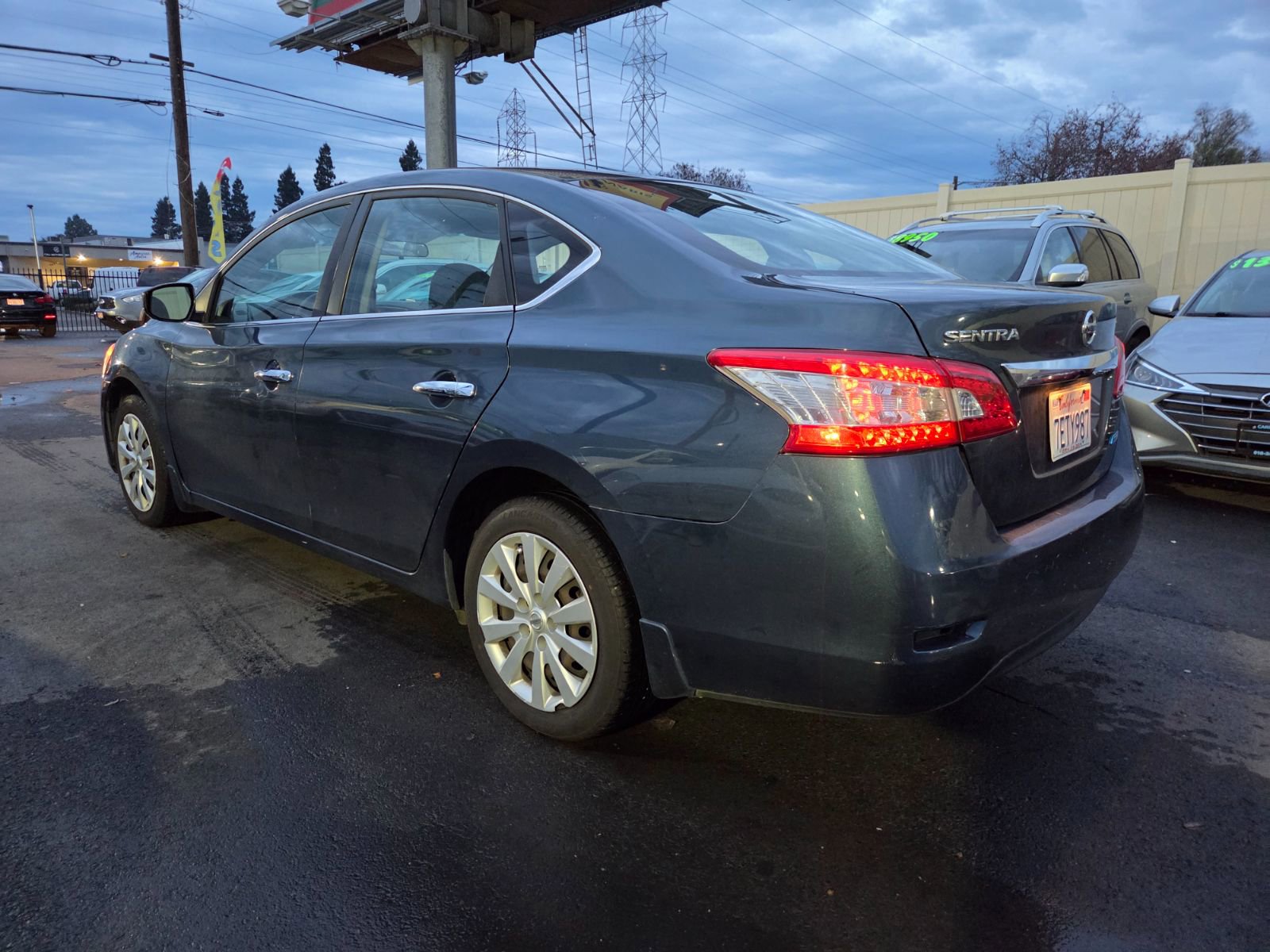 Used 2014 Nissan Sentra SV image 2
