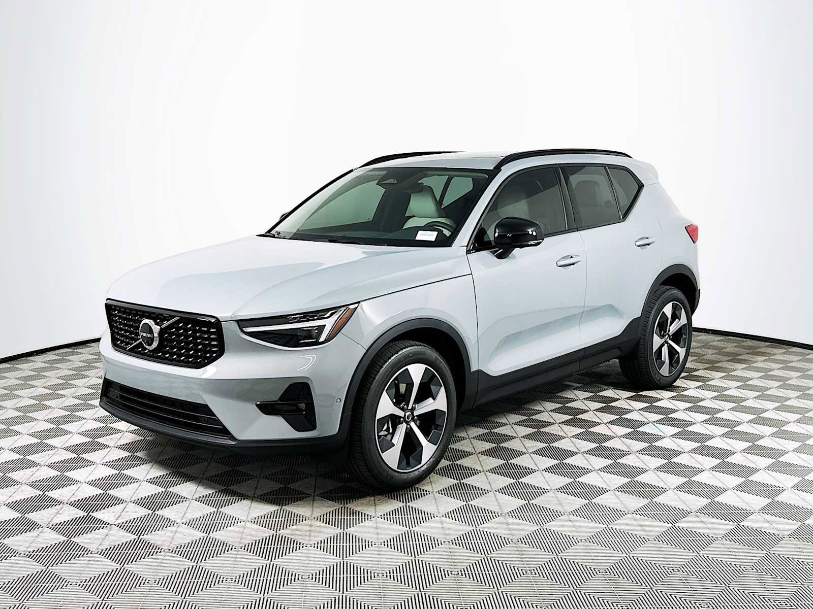 New 2026 Volvo XC40 B5 Plus w/ Protection Package Premier AWD/4WD image 3