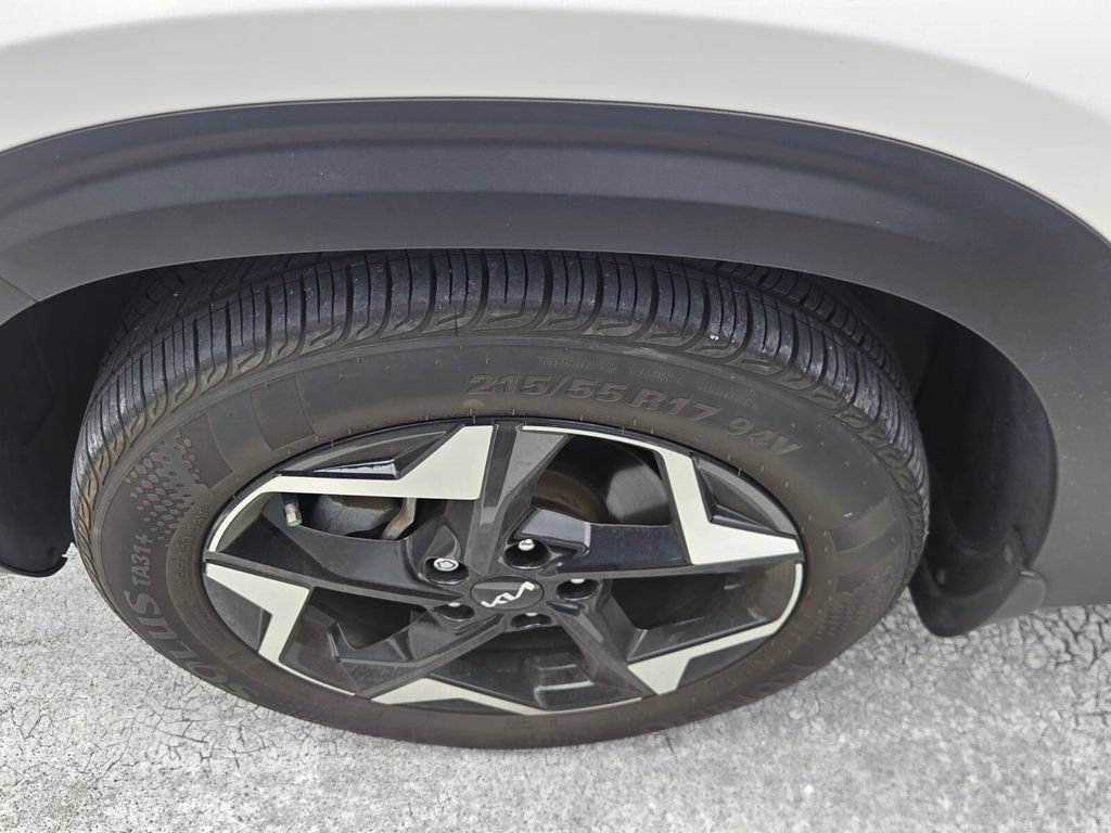 Used 2025 Kia Seltos EX w/ EX Sunroof Package FWD image 7