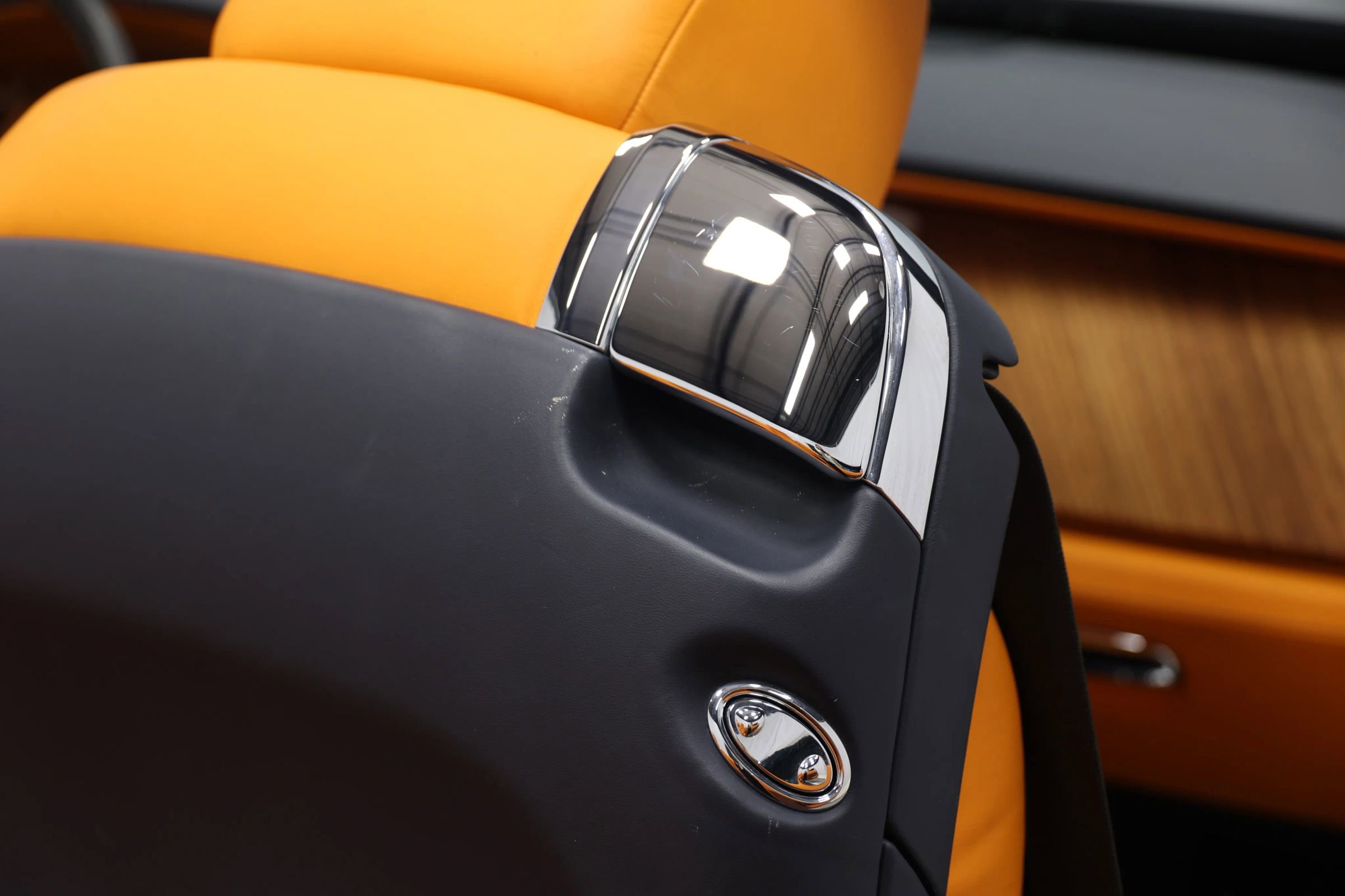 Used 2016 Rolls-Royce Dawn image 71