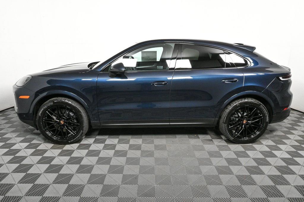 Certified 2026 Porsche Cayenne Coupe AWD/4WD image 2
