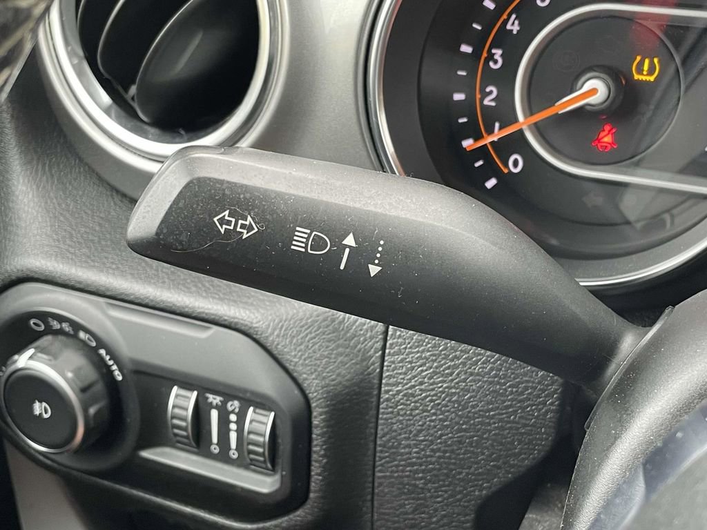 Used 2021 Jeep Wrangler Unlimited Sahara image 12