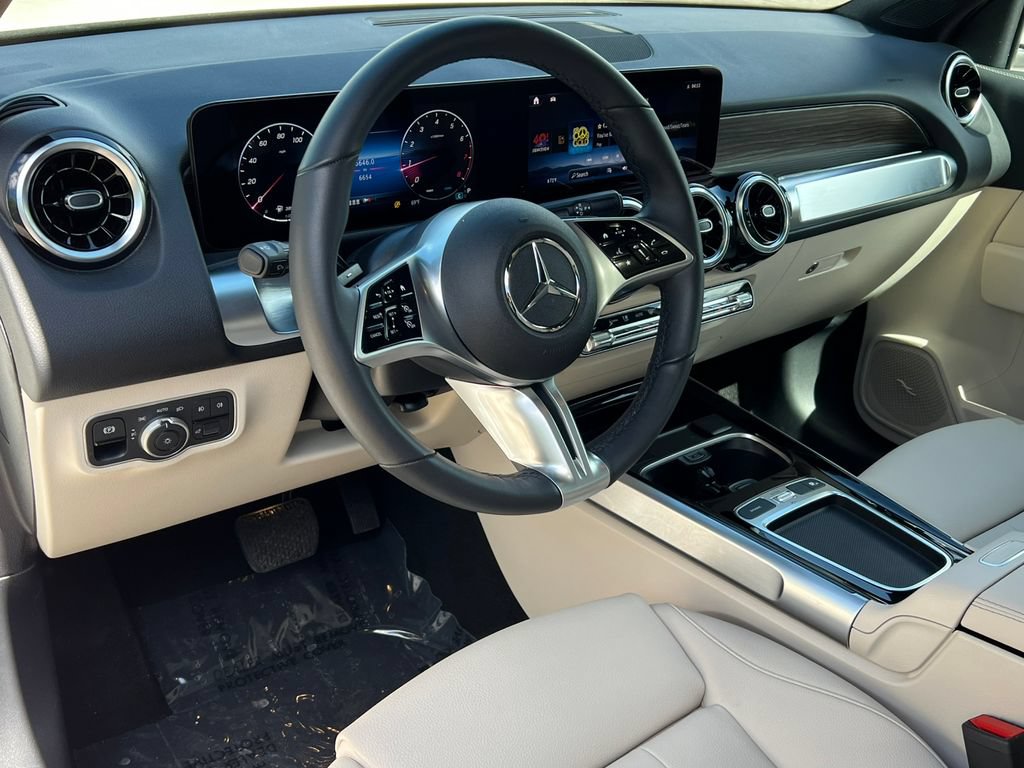 New 2026 Mercedes-Benz GLB 250 4MATIC image 16