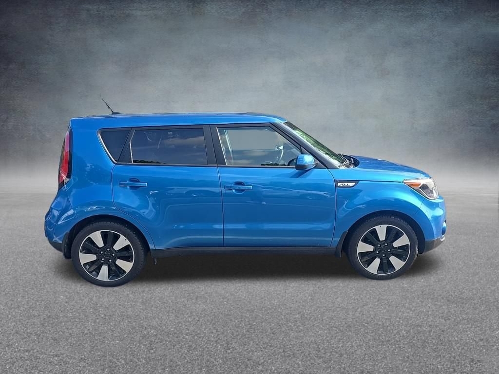 Used 2019 Kia Soul + FWD image 11