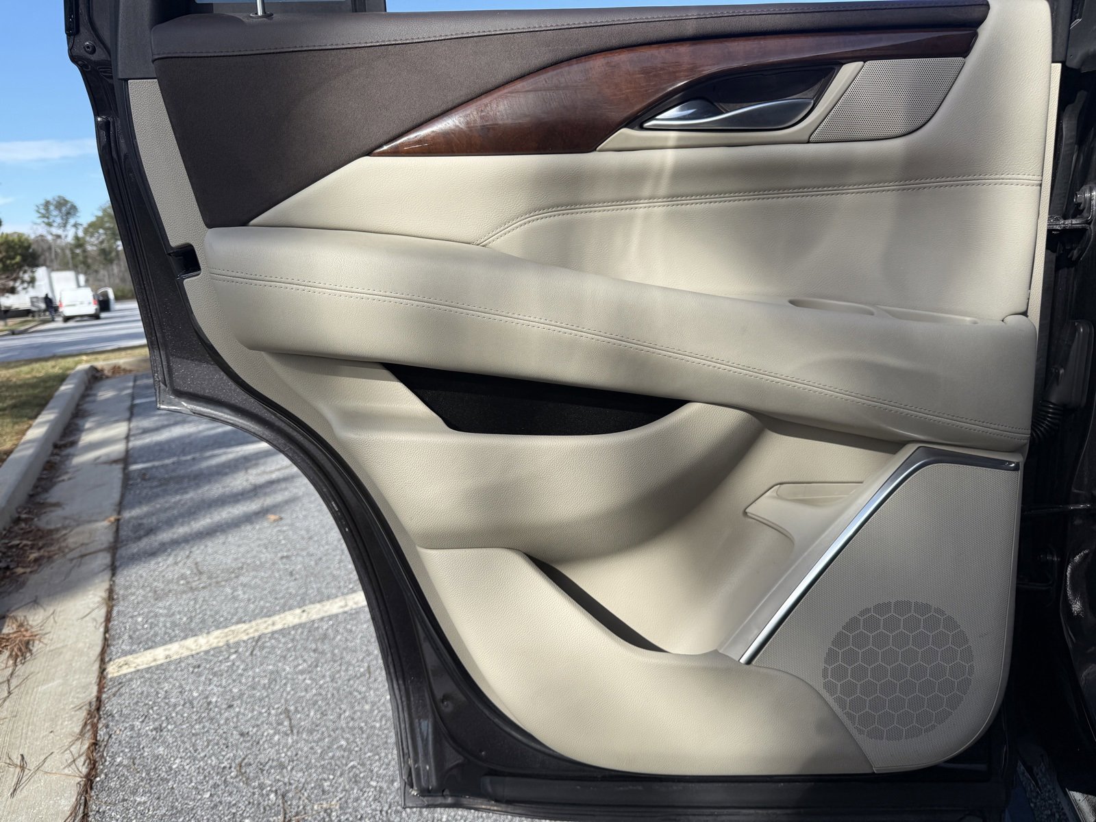 Used 2017 Cadillac Escalade Premium Luxury image 47