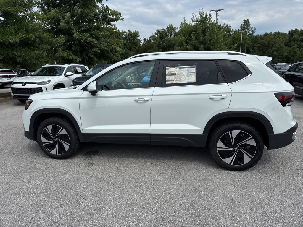 Used 2025 Volkswagen Taos SE image 6