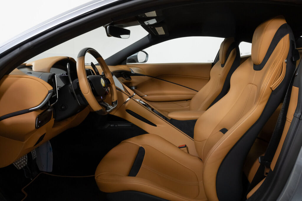 Used 2024 Ferrari Roma RWD image 4