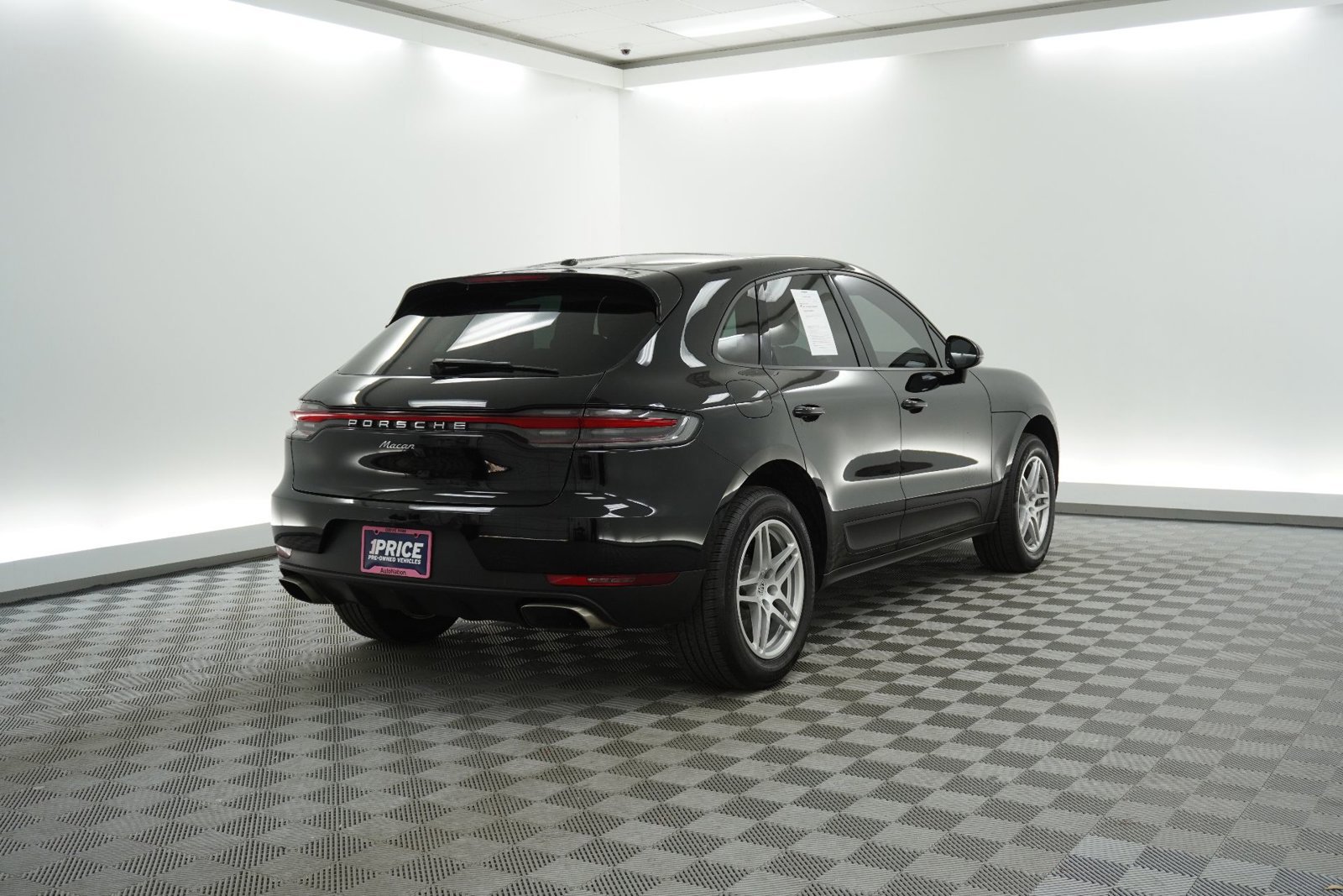 Used 2021 Porsche Macan image 9