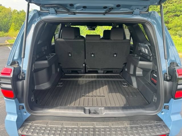 New 2026 Toyota 4Runner SR5 AWD/4WD image 13