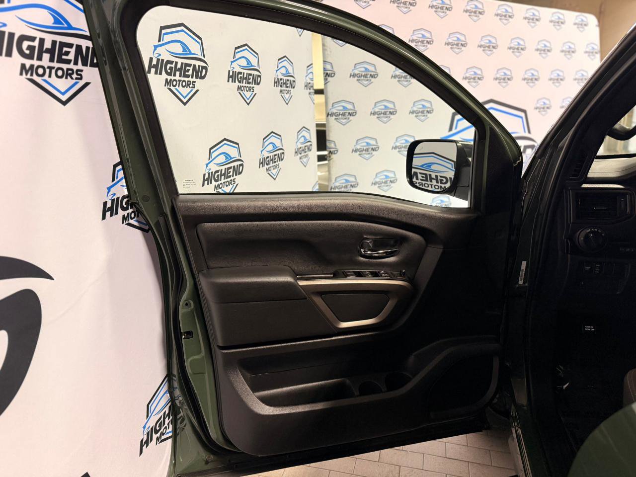 Used 2024 Nissan Titan SV w/ SV Bronze Edition Package image 10