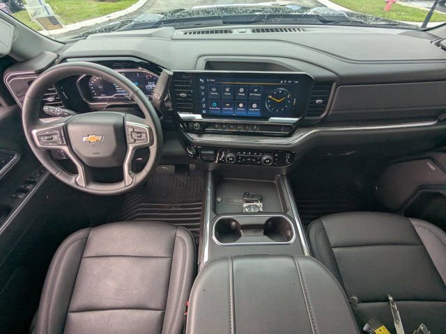 Used 2024 Chevrolet Silverado 3500 LTZ w/ LTZ Convenience Package AWD/4WD image 16