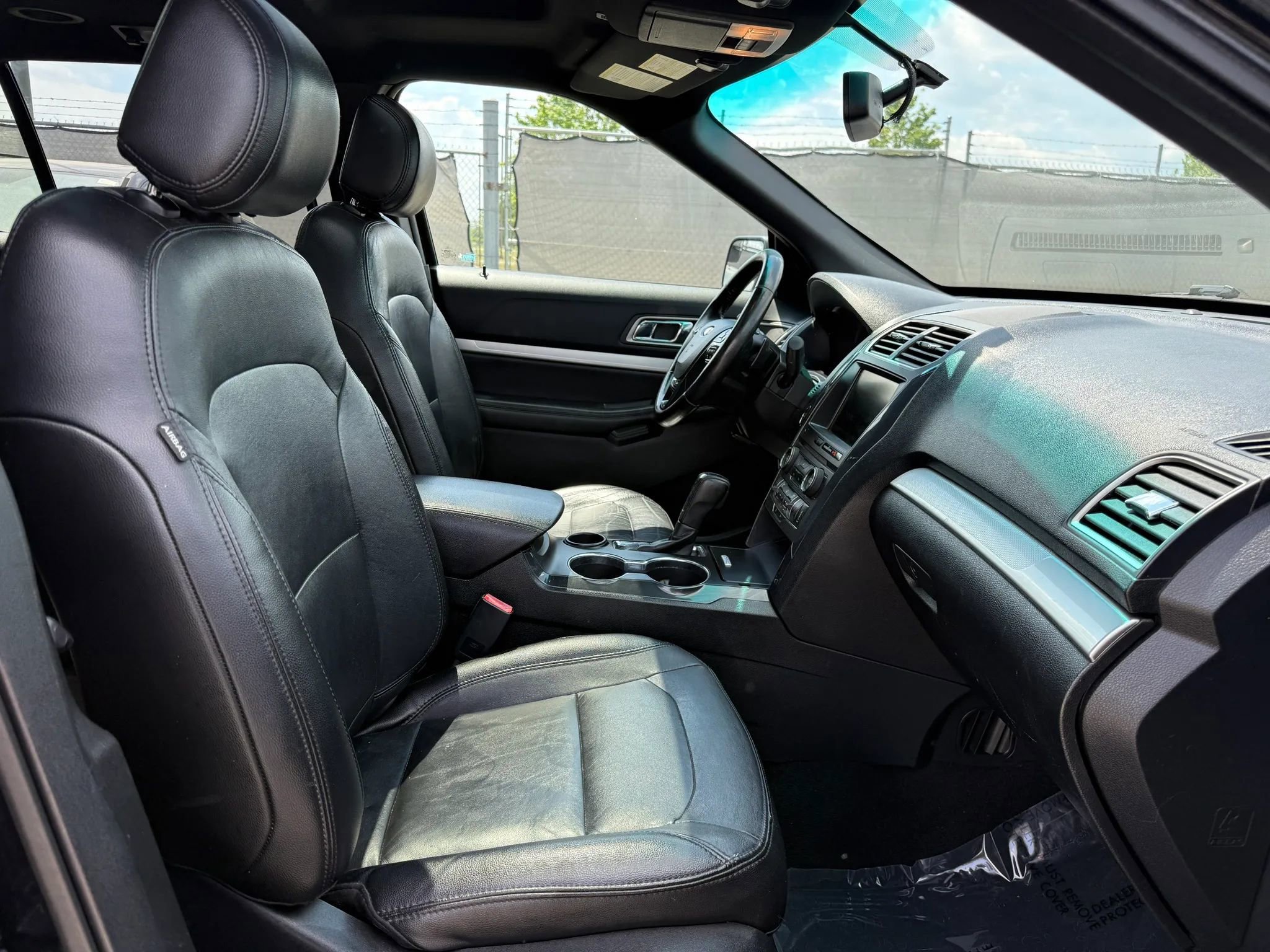 Used 2016 Ford Explorer XLT w/ Equipment Group 202A FWD image 18